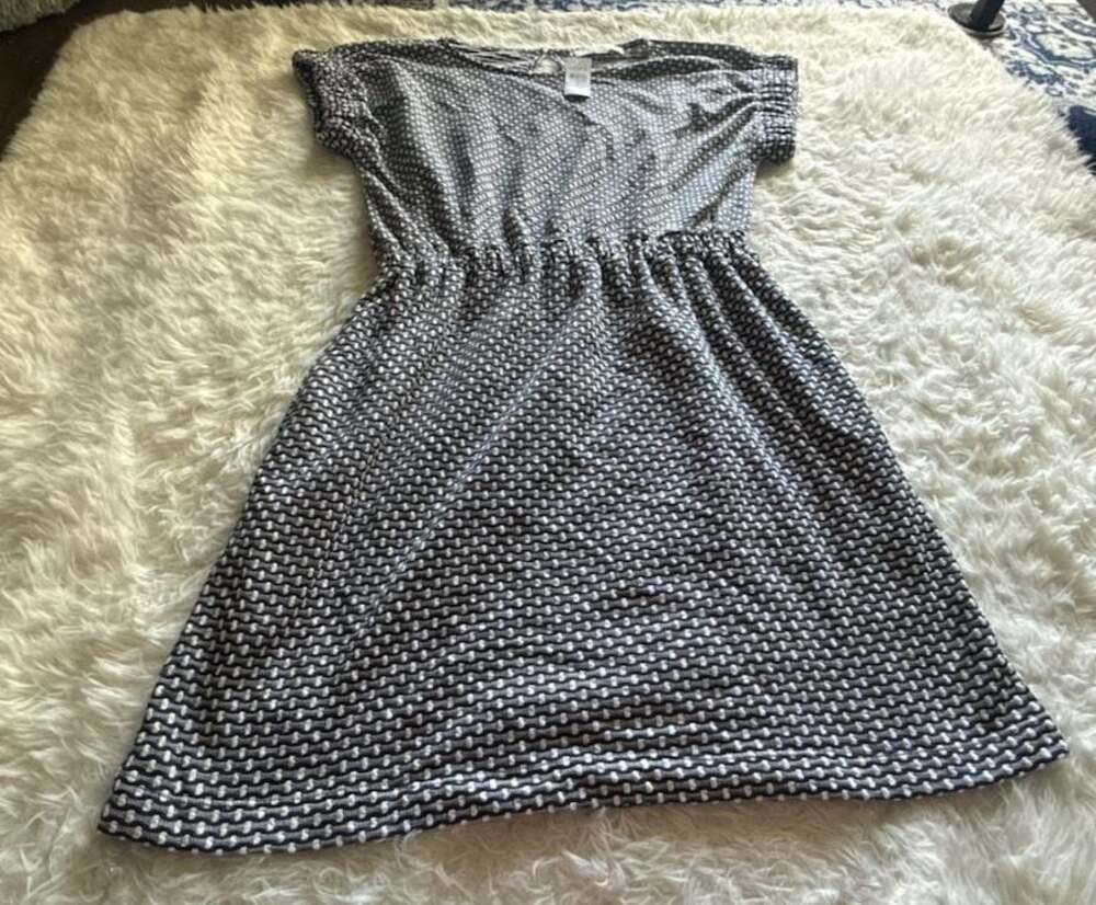 LOFT Navy and White Textured Geometric Pattern Smocked Waist‎ Dress with pockets